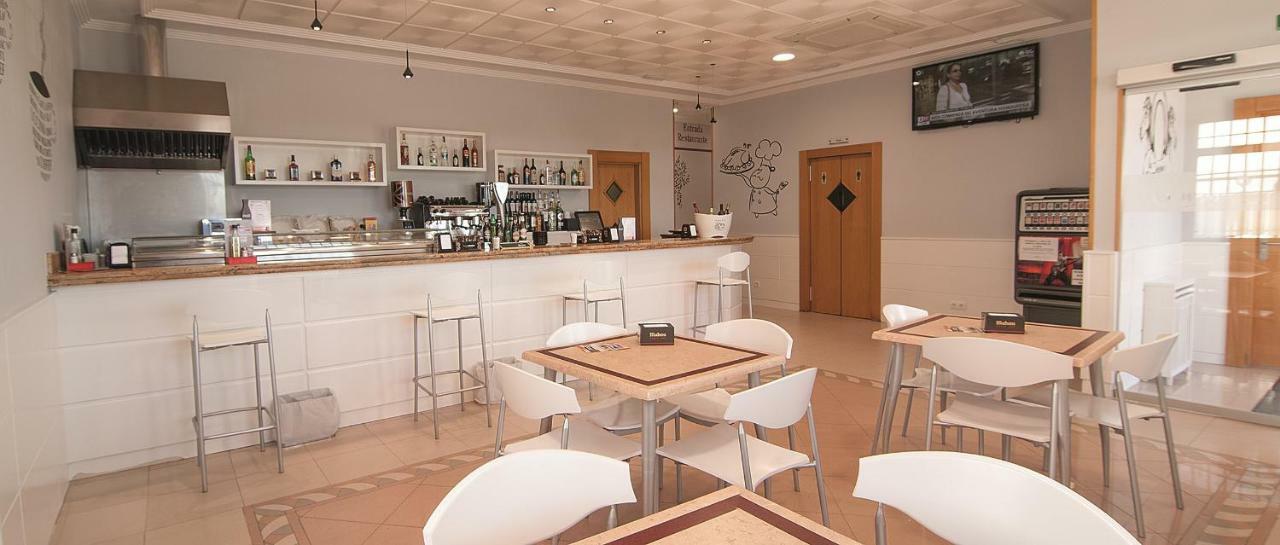 Hostal Los Batallones Torrejon de Velasco Exterior foto